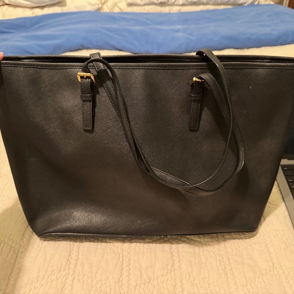 Michael Kors Large Jet Set Travel Tote With Laptop Compartment - Picture 2 of 9